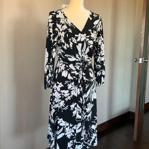 Jones New York Wrap Dress                                 Black & White size 10